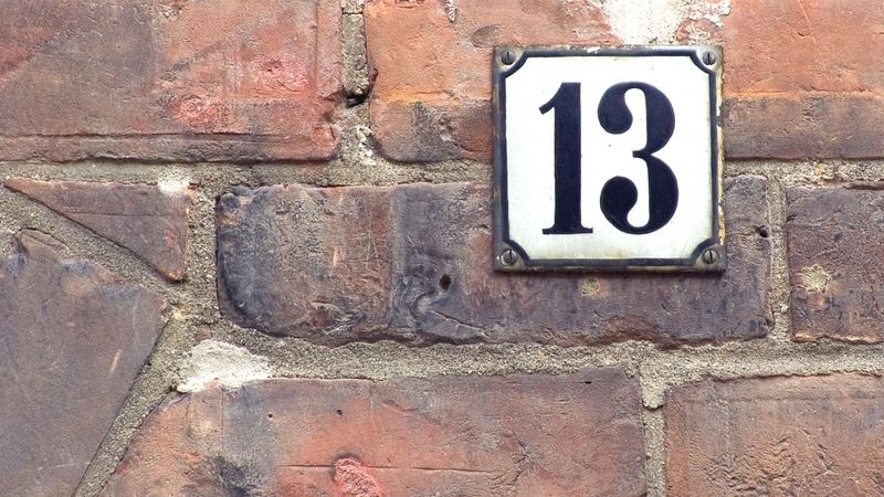 Okultní numerologie v dnešním světě – význam čísel 12 a&nbsp;13