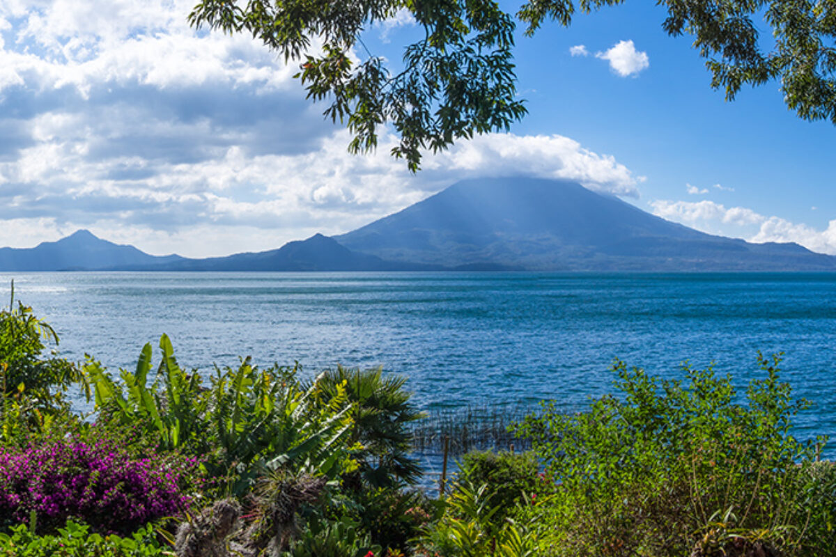 Zpráva Chrise Hedgese: Izrael také sponzoroval genocidu v&nbsp;Guatemale